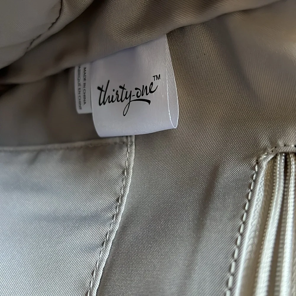 New purse by Thirty One - Picture 6 of 15